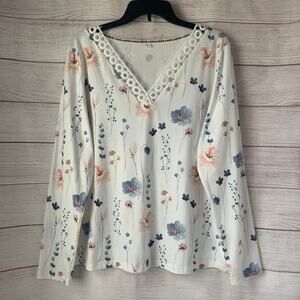 Exclusive Heart White Floral Long Sleeve Shirt with Eyelet Lace Trim Size Large